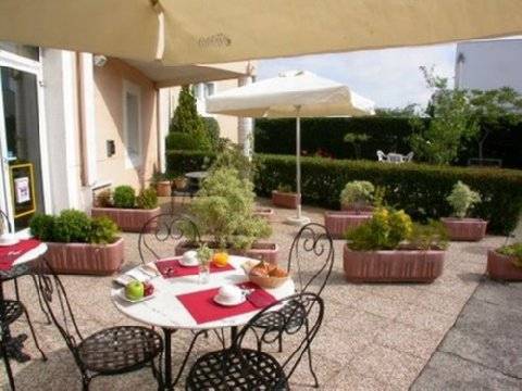 Hotel & Octel
